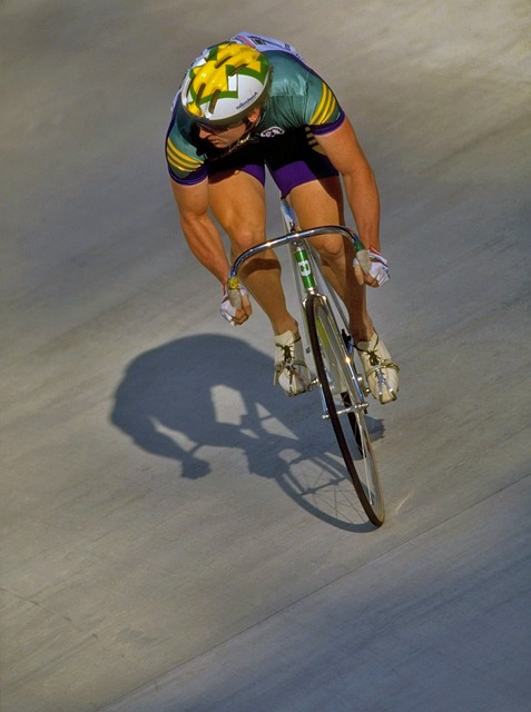 巴萨王者归来！费兰托雷斯帽子戏法领衔三连胜，欧冠复仇战即将打响