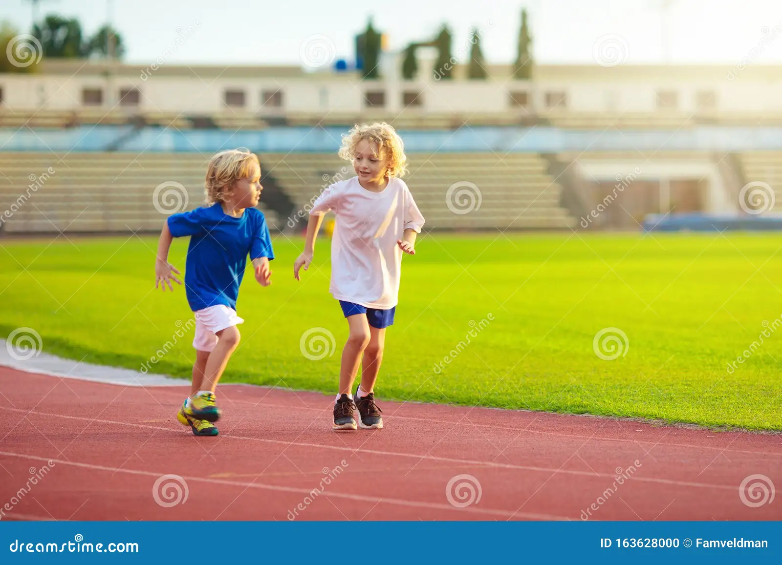 永远的黑豹，葡萄牙队正式发布致敬传奇尤西比奥的特别款球衣
